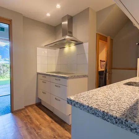 工匠之家公寓 *