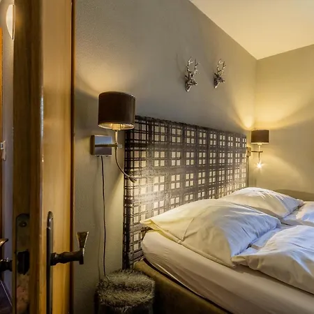 工匠之家公寓 *