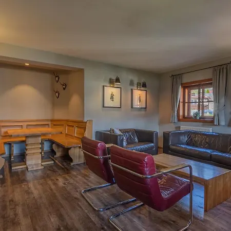 Schmiedhaus 카프룬