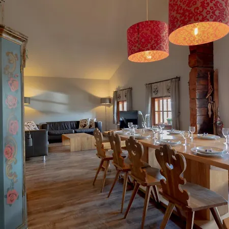 Schmiedhaus Semesterbostad