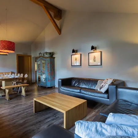 Schmiedhaus Semesterbostad